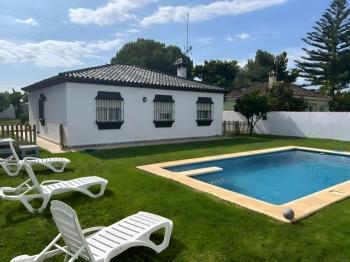 Chalet con piscina - Apartamentos Chiclana de la Frontera
